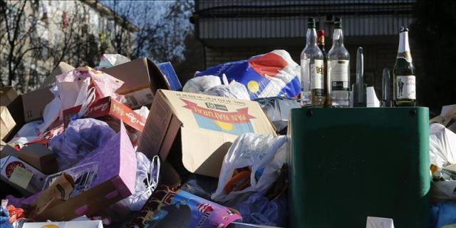 La alcaldesa de Parla busca una vía para acabar con la huelga de basuras