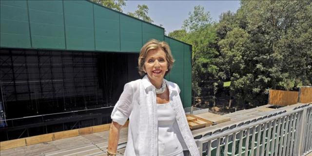 Carmen Mateu dice que "si la vida te pone en situación de privilegio hay que devolverlo"