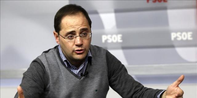 El PSOE culpa a Gómez de crear "inestabilidad" en el partido