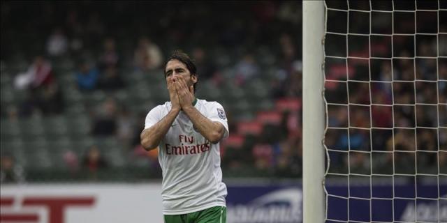 Raúl debuta con el Cosmos en Hong Kong con un gol en la tanda de penaltis