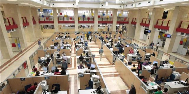 Los madrileños, satisfechos con el trato recibido en las delegaciones de Hacienda