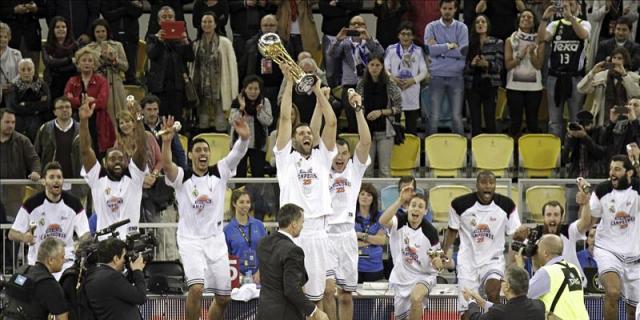 71-77. El Real Madrid renueva su cetro copero tras una final de infarto