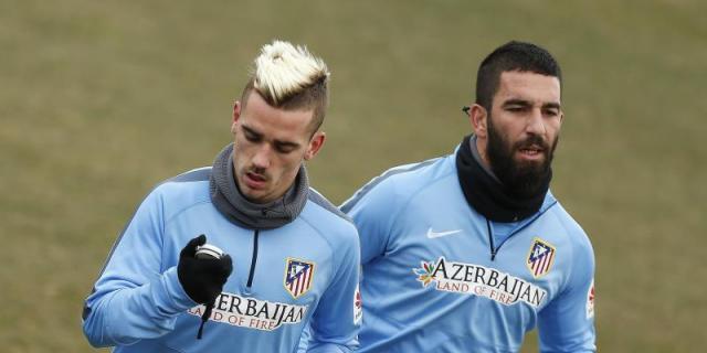 Arda Turan y Saúl, titulares en Leverkusen