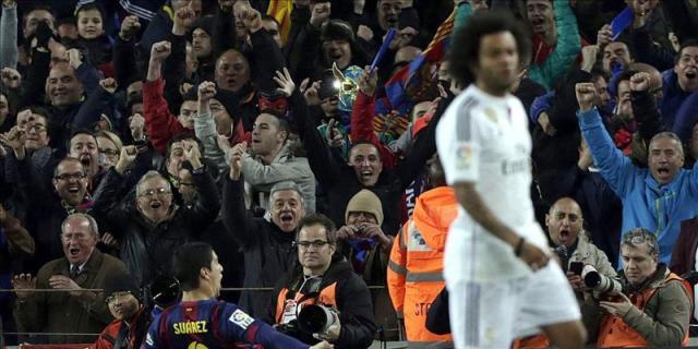 2-1. El Barça se lleva un clásico trepidante y se escapa como líder