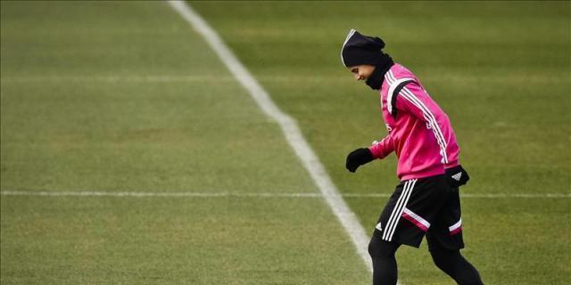 James trabaja con el grupo y se acerca a su regreso