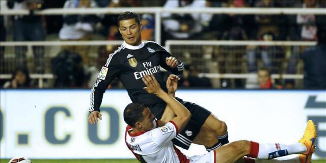 Ancelotti reconoce que le ha dicho al árbitro que le parece "increíble que no pite el penalti"