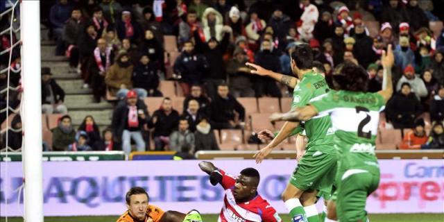 El colista busca oxígeno para mantener el sueño de la salvación ante el Elche