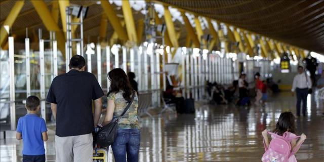 Los controladores convocan cuatro jornadas de paros