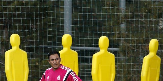 Keylor Navas regresa a Costa Rica a recuperarse de la lesión con su familia