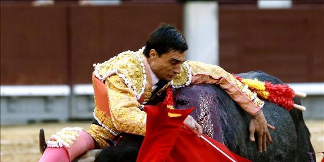 Paco Ureña malogra con la espada la faena más auténtica de la feria