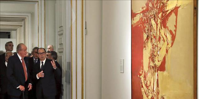 Don Juan Carlos apadrina una muestra de arte contemporáneo en el Palacio Real