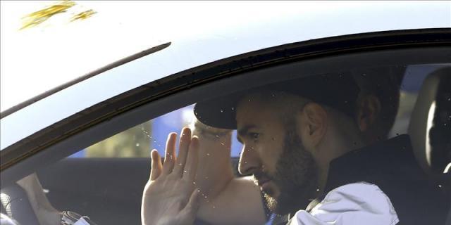 Benzema entrena con normalidad; Benítez debe decidir si juega en Sevilla