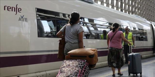 Renfe lanza el BonoAVE para distintos viajeros pero con un mismo trayecto