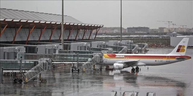 Activado el Plan Invierno contra los incidentes por nevadas e hielo en el aeropuerto de Barajas