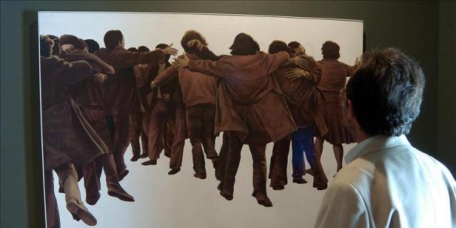 El Reina Sofía cede al Congreso "El abrazo" de Juan Genovés
