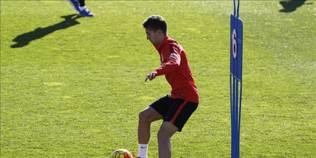 Vietto, Oliver y Saúl, en el once; Torres y Carrasco, suplentes