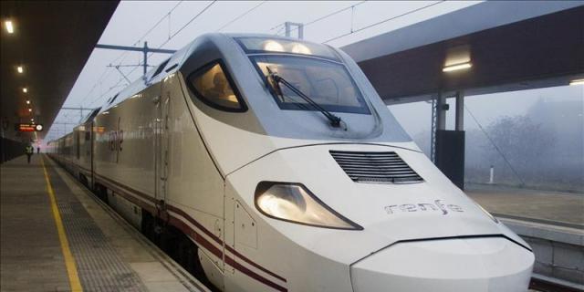 Treinta viajeros estrenan la alta velocidad entre Zamora y Madrid