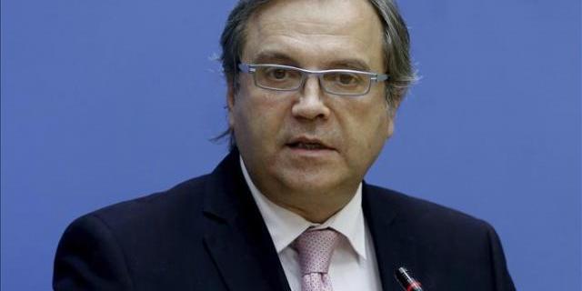 Carmona: "No nos han votado para llevar al país al esperpento"