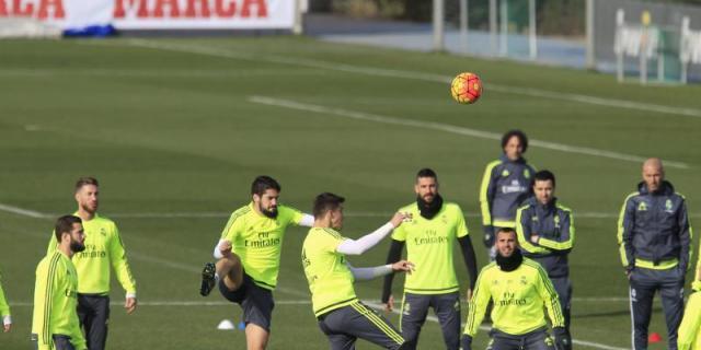 Zidane insiste en la intensidad y dinamismo en manejo del balón
