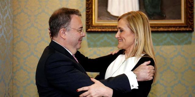 Cifuentes defiende la universidad pública y las tasas ajustadas
