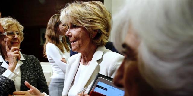 Aguirre pide explicaciones a Carmena por la fiesta de Podemos en Móstoles donde se 'disparaba' a políticos del PP