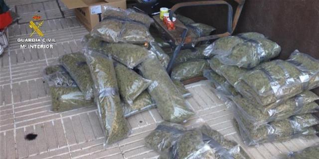 Encuentran 50 kilos de marihuana en una ambulancia francesa aparcada en Soto del Real