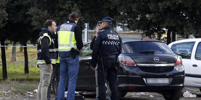 La Comunidad condena con minuto de silencio el asesinato machista Fuenlabrada