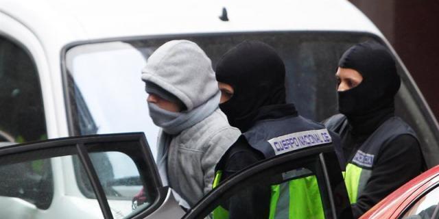 Cae un grupo que entraba en pisos escalando fachadas mientras los dueños dormían