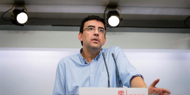 Jiménez: " El PSOE ha sobrevivido 137 años; algunos a ver si sobreviven 137 días"