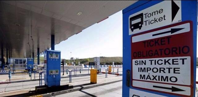Los usuarios de telepeaje podrán abonar también el aparcamiento regulado desde el móvil