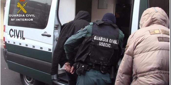 Detenidos dos albaneses que viajaron a Madrid solo para robar en casas de lujo