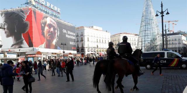 Atracaban a turistas disfrazadas de la rata Minnie en la Puerta del Sol