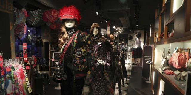 Desigual abre la Madrid Fashion Week buscando la interacción con el público