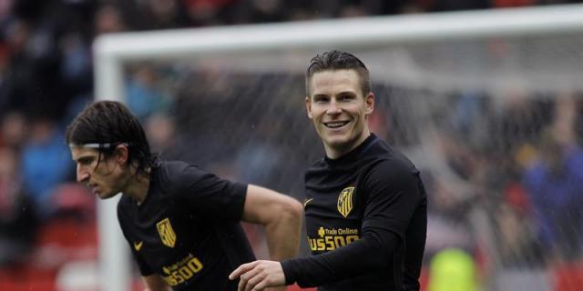 Gameiro lidera al Atlético ante el Sporting con tres goles 