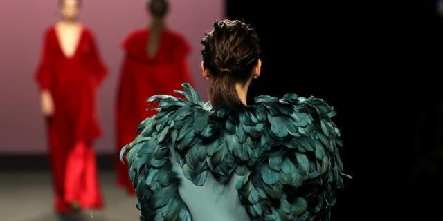 El abrigo de "mohair", pieza fetiche en la pasarela madrileña