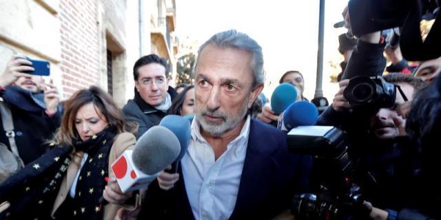 Correa facturaba sus trajes como material para eventos