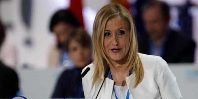 Cifuentes anima a que cada cual "vote a quien crea" por vez primera en el PP