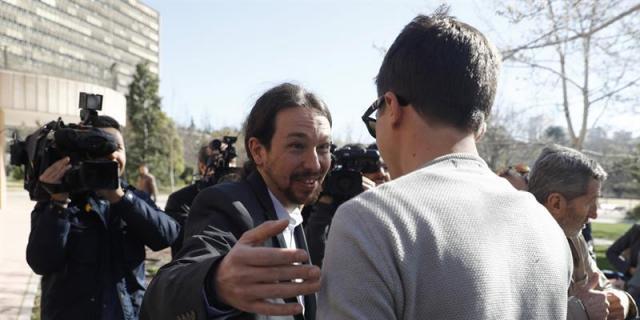 Iglesias: "Sospecho que el PSOE tiene una jugada para aprobar los presupuestos"