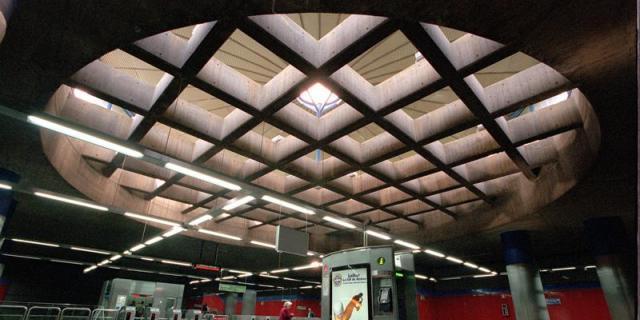 Susto en las obras de la línea 8: aparatoso incendio en la estación Mar de Cristal