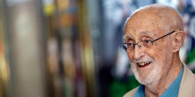 El escritor José Luis Sampedro da nombre a la biblioteca de Chamberí