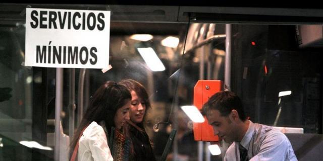 Principio de acuerdo para finalizar la huelga de autobuses Larrea