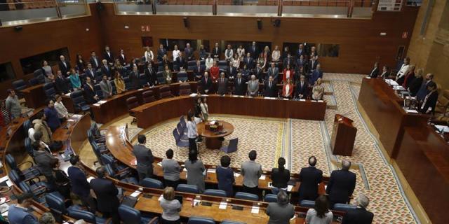 El Pleno guarda un minuto de silencio por el último crimen machista
