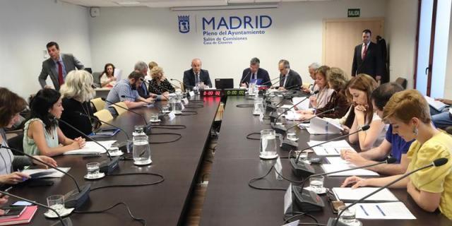 Unanimidad en dar medallas a Javier Fernández, Rosendo, Carmen Machi y FACIAM