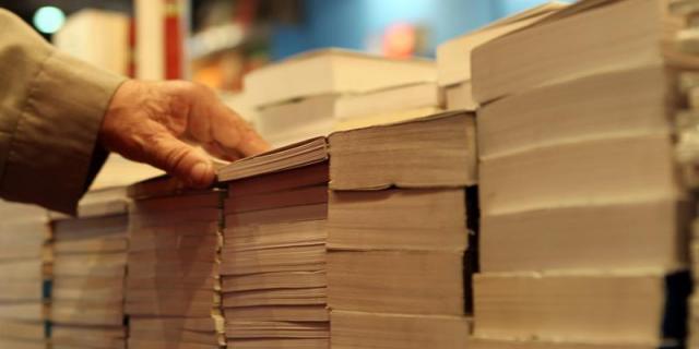 El Gobierno de Carmena no dará ayudas para la compra de libros