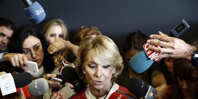 Aguirre visiblemente afectada por la implicación de González en la operación Lezo
