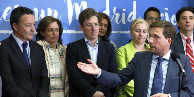 Almeida mantiene a Henríquez de Luna de portavoz adjunto