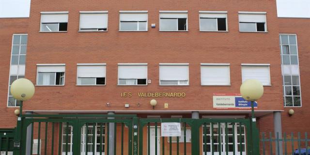 Una alumna de 12 años expulsada de su instituto en Madrid tras apuñalar a otro menor