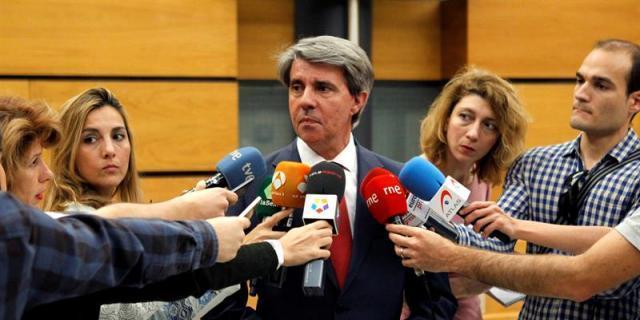 Garrido agradece a los bomberos de Valdemoro que "garanticen la seguridad"