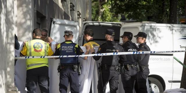 Dos adolescentes mueren al caer por el hueco de un ascensor en Madrid