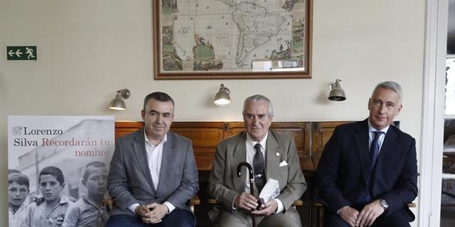 Lorenzo Silva: "La literatura puede reparar las insuficiencias de la historia"